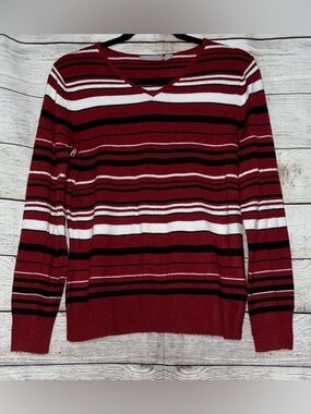🤎3/$10 Red Striped Croft & Barrow Sweater Size Medium